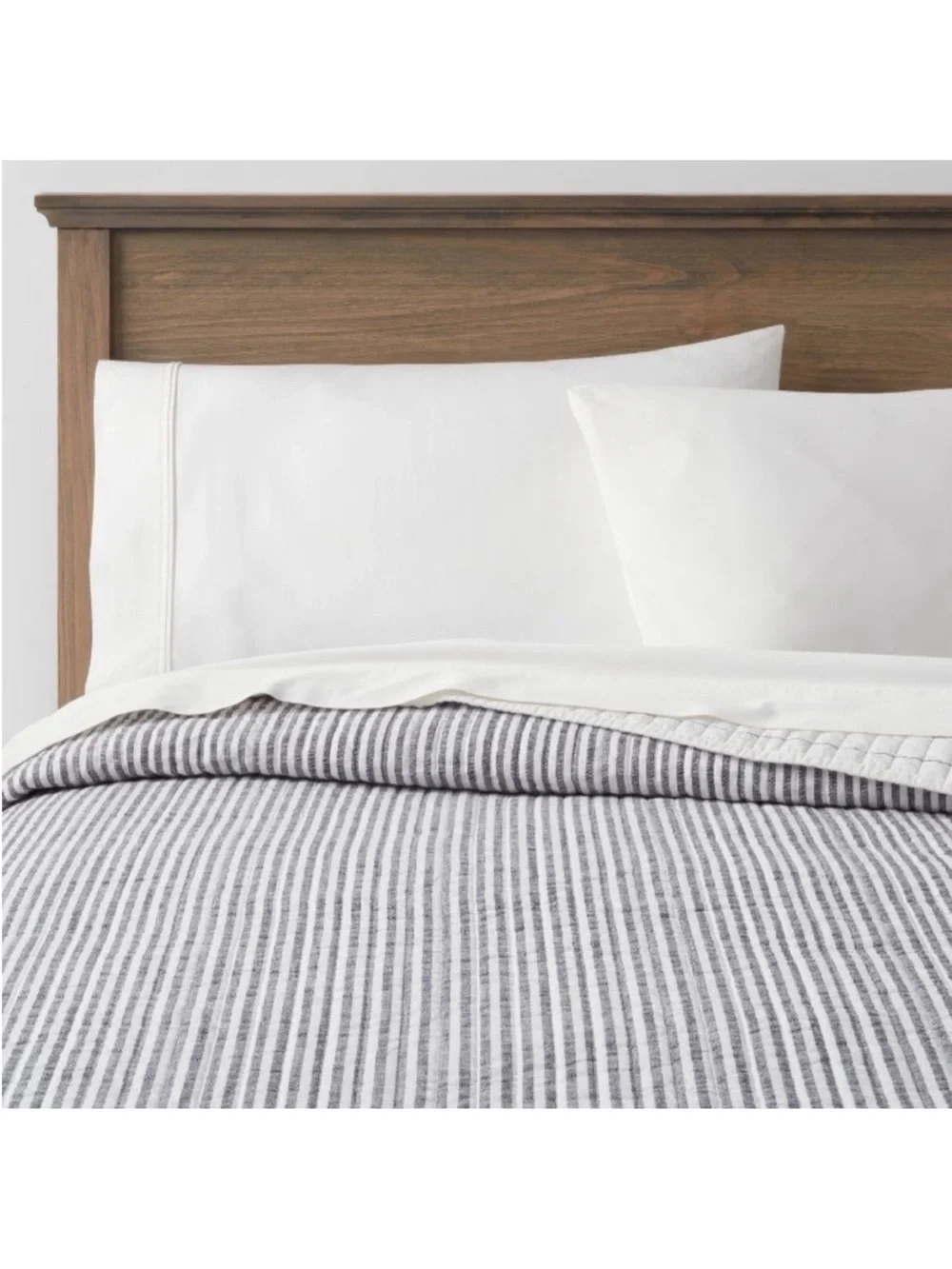 NWT Full/Queen Reversible Cotton Stripe Quilt Navy - Threshold